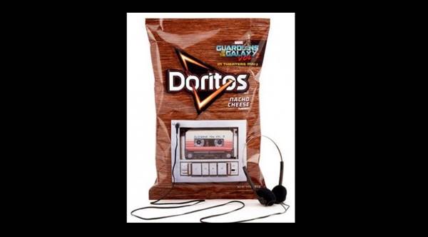 Doritos Cips yiyerek müzik dinleyin